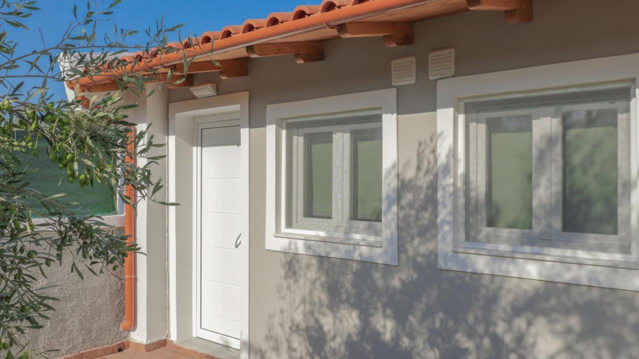 Spitakia-Cozy & Comfy Apartments 10Minutes From The Airport Artemida  Bagian luar foto